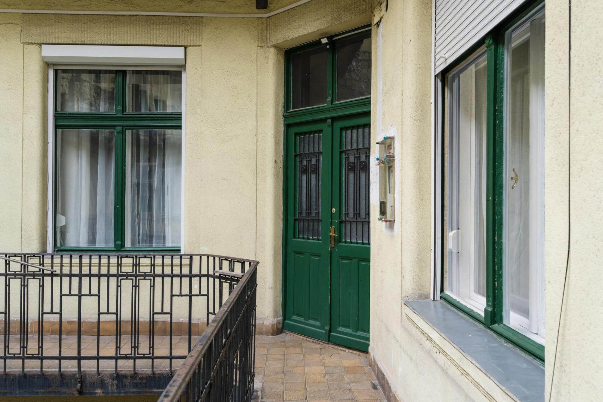 Sesame Wide Apartment Budapest Luaran gambar